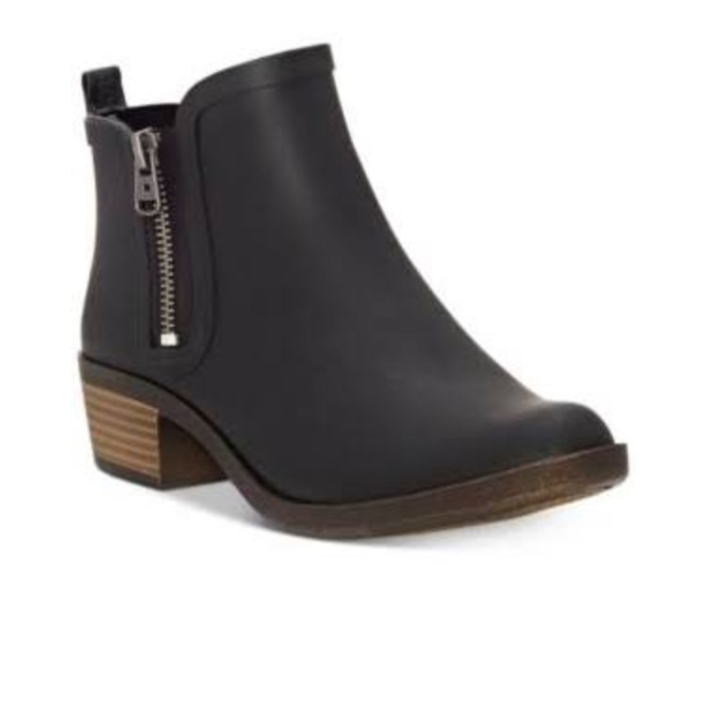 Women’s rain boots